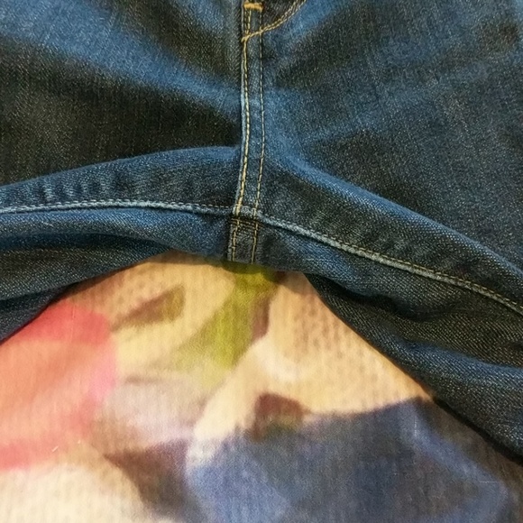 Levi's Slight Curve Skinny Jeans - Picture 8 of 8